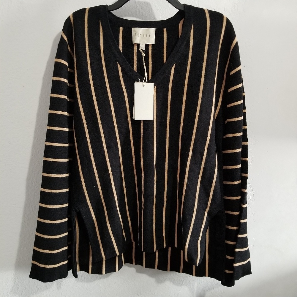 Moon and River tunic sweater top